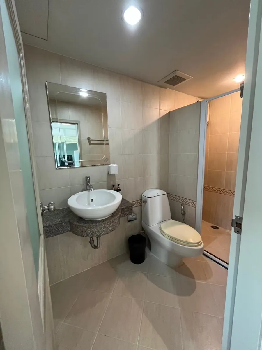 Deluxe Room — Room 142 (5)